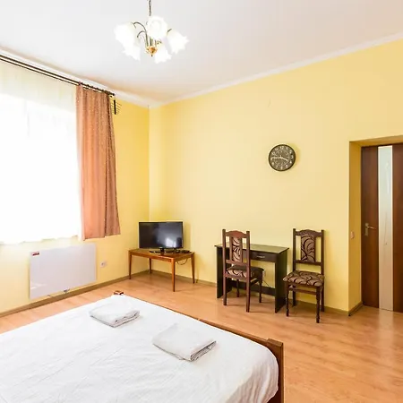 Lejlighed в центрі подобово на вулиці коперника 26 біля палацу мистецтв Lviv