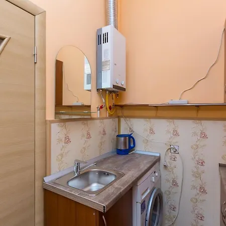 Apartment в центрі подобово на вулиці коперника 26 біля палацу мистецтв *