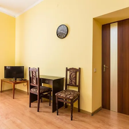 Apartment в центрі подобово на вулиці коперника 26 біля палацу мистецтв *