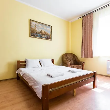 в центрі подобово на вулиці коперника 26 біля палацу мистецтв Apartment Lviv