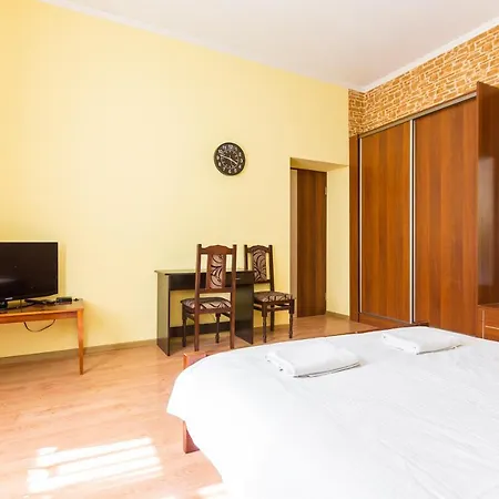 Lägenhet в центрі подобово на вулиці коперника 26 біля палацу мистецтв *