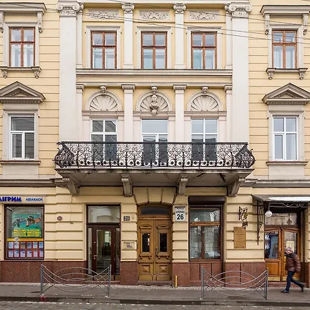 в центрі подобово на вулиці коперника 26 біля палацу мистецтв Apartment Lviv