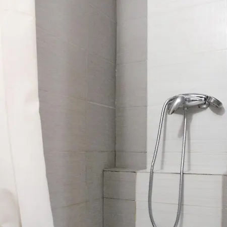 в центрі подобово на вулиці коперника 26 біля палацу мистецтв *