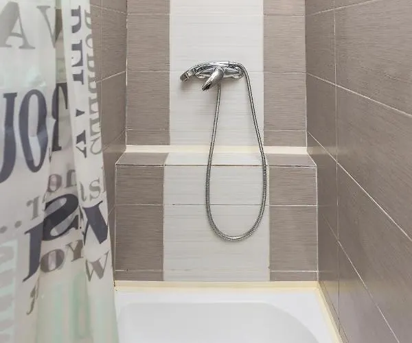 в центрі подобово на вулиці коперника 26 біля палацу мистецтв Apartment Lviv