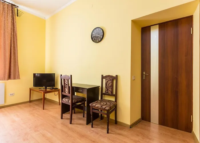 Apartment в центрі подобово на вулиці коперника 26 біля палацу мистецтв *