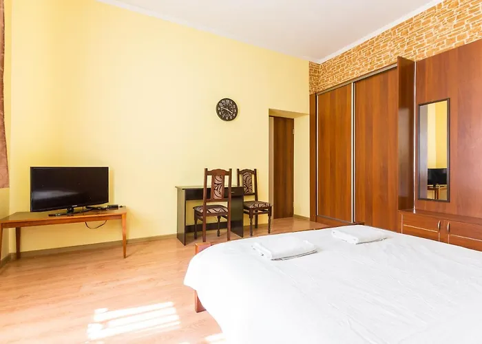 Apartamento в центрі подобово на вулиці коперника 26 біля палацу мистецтв *