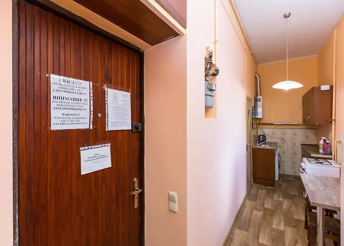 в центрі подобово на вулиці коперника 26 біля палацу мистецтв