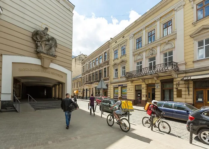 Apartment в центрі подобово на вулиці коперника 26 біля палацу мистецтв