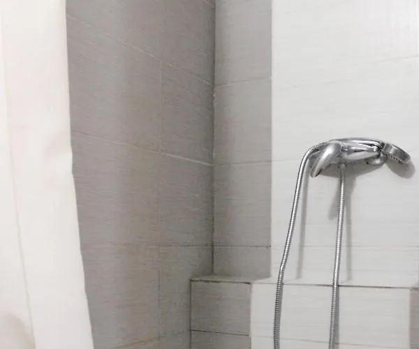 в центрі подобово на вулиці коперника 26 біля палацу мистецтв *