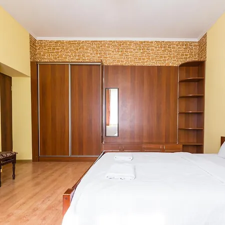 Apartament в центрі подобово на вулиці коперника 26 біля палацу мистецтв Lwów